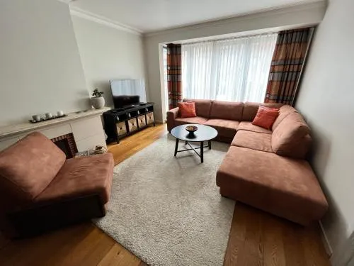 Spacious 2 Bedroom App in the Center With Terrace - Image 1