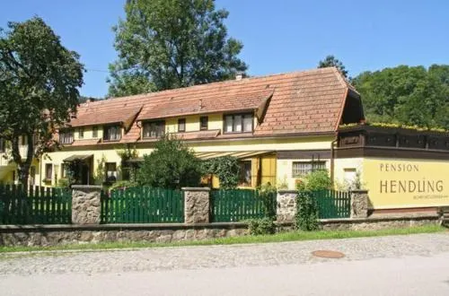 Hendling Pension - Image 1