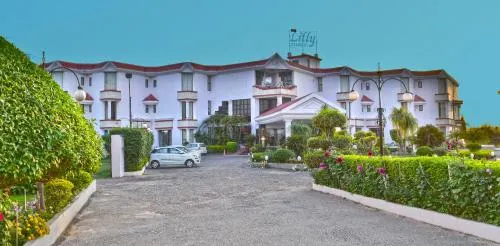 Grand Lilly Resorts - Image 1