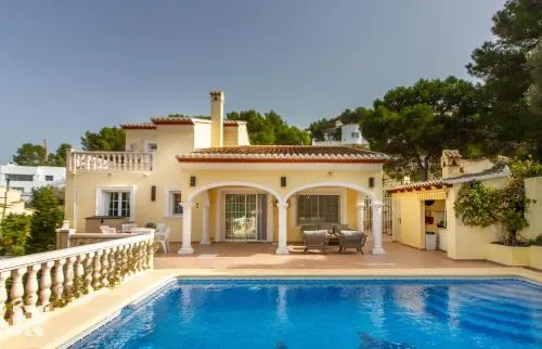 Villa Yanet by Abahana Villas - Image 1