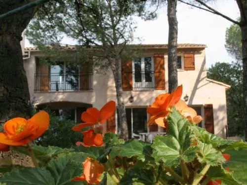 Chambres d'Hôtes Au Bois Fleuri - Image 1