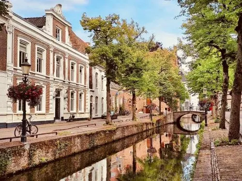 Canal apartment at historic CityCenter Amersfoort - Image 1