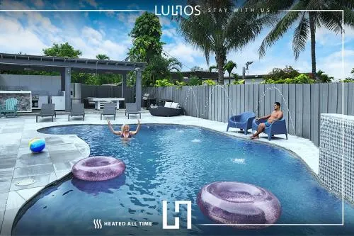Miami House with Hot Pool spa & Pool table L48 - Image 1