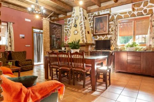 Chalet Avenida Justo Montanez - Image 1