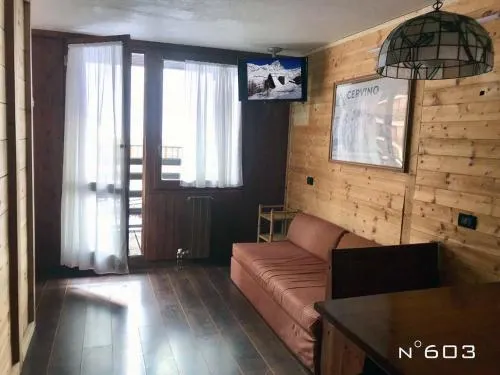 Housecervinia - Image 1