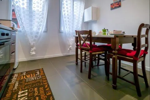 Modern Sweet Home Venezia - Image 1