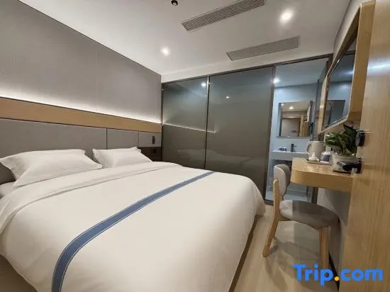 Juntai  Hotel (Metro Station, Loushanguan Road, Shanghai) - Image 1