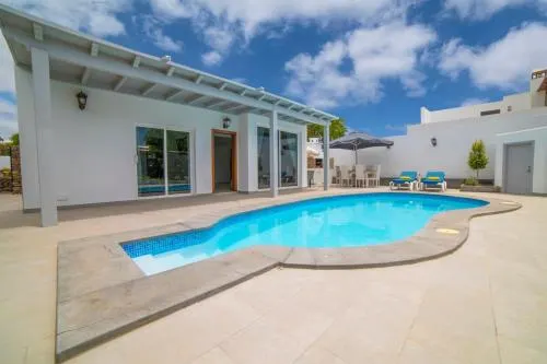 Villa Whitney - Image 1