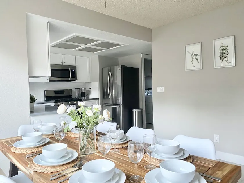 DT Reno Modern Home Private Patio Workspace - Image 1