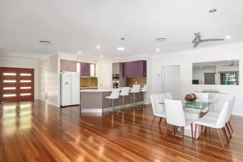 7 Ibis Court Spacious Family Home With Large Outdoor Area Swimming Pool & Ample Parking - Image 1