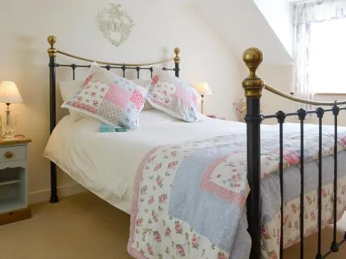 Little Dinnicombe Cottage - Image 1