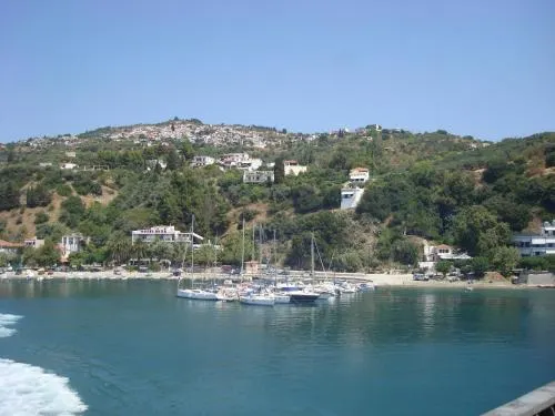 Marias Guesthouse - Image 1