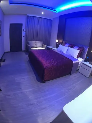 Yinxiang Xihu Motel - Image 1