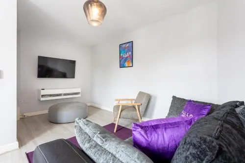 Pillo Rooms Apartments - Trafford - Image 1