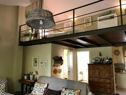 Plane Tree House - Image 1