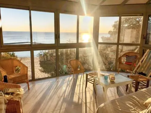 Maison de 4 chambres a Fouras a 10 m de la plage avec vue sur la mer jardin clos et wifi - Image 1