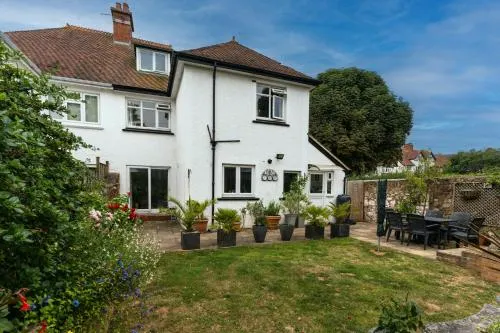 Hillview House - Image 1