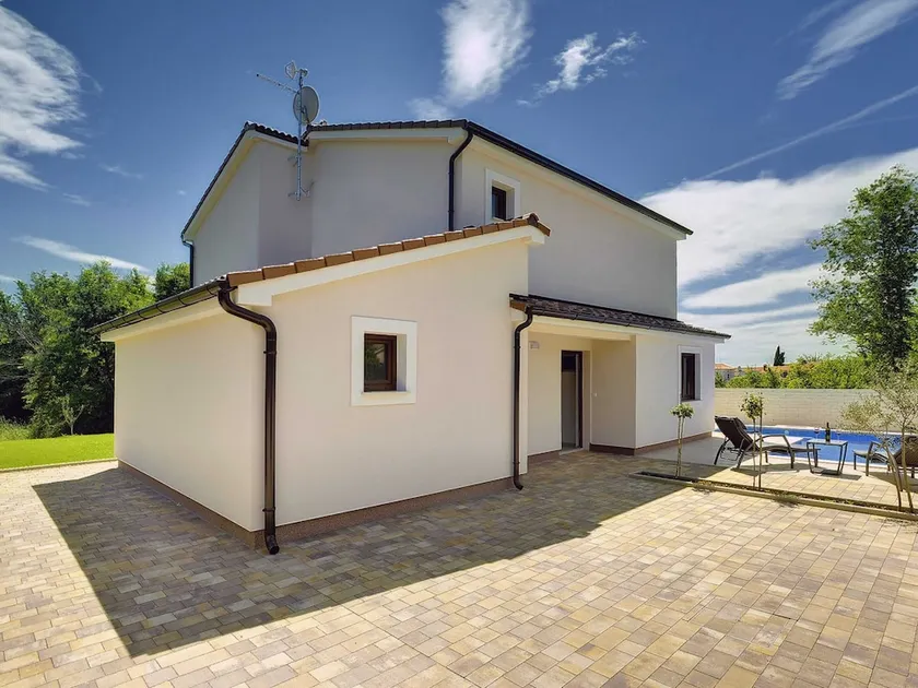Modern Villa In Marcana With Pool And Terrace - Image 1