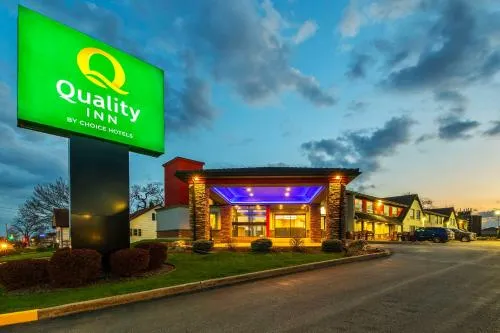 COMFORT INN LEAMINGTON - Image 1