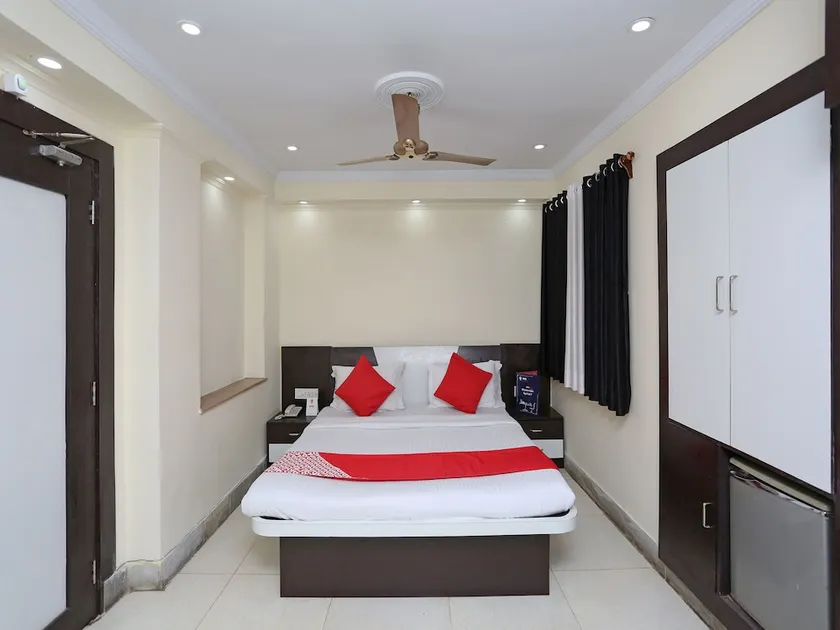 Hotel Heera International - Image 1