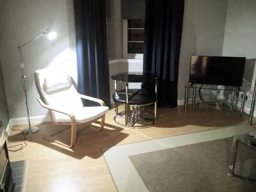 456js Edinburgh Self Catering Apartment - Image 1