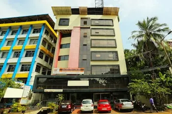 Hotel Veenu International - Image 1