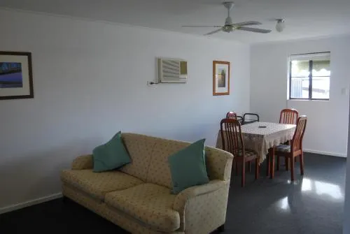 Maple Tree Cottage - Image 1