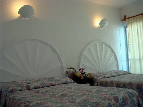 Hotel y Suites Santa Cecilia - Image 1
