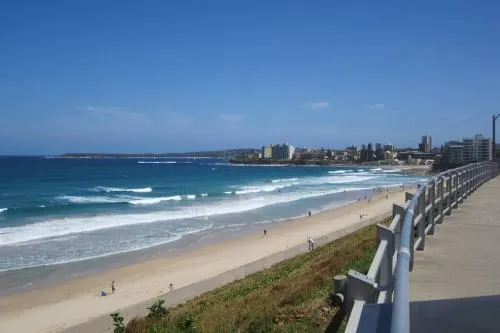 Cronulla Beach Elanora Gardens - Image 1