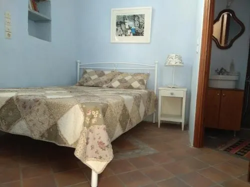 Traditional Rooms Hostel - Image 1