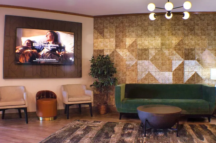 Holiday Inn Express Fremont - Image 1
