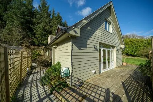 The Bird House - Coastal Lodge in lovely Forest Setting nr. Kinsale - Image 1