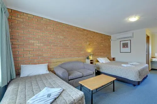 Always Welcome Motel - Image 1