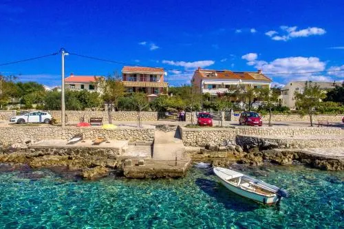 Apartment Ivan - 15 m From Beach: A2 Žuti - Lun, Island Pag, Croatia - Image 1
