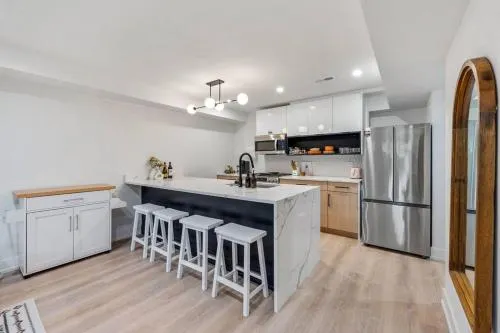 Logan Square Luxury Villa 3 Beds 3 Baths - Image 1