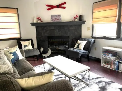 Gorgeous Ski On/Off 2 Br Sleeps 8 Jiminy-Must See Luxury - Image 1