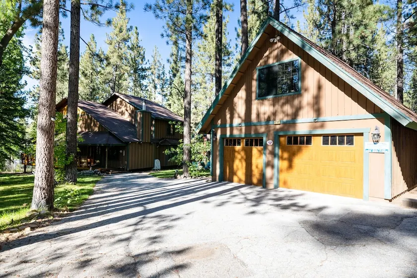 Starlight Summit -Walk to Slopes, Hot Tub, Pool Table - Image 1