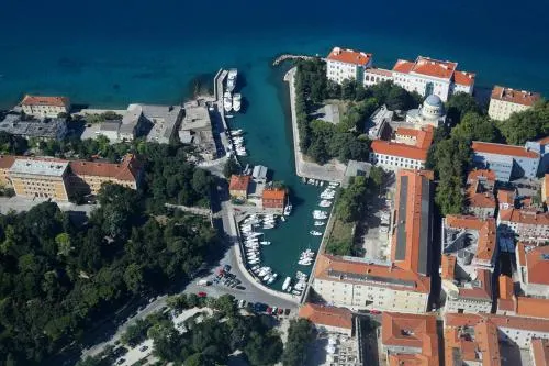 City Square - Image 1