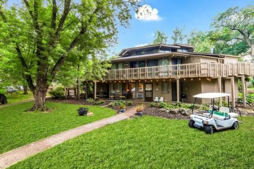 Lake Geneva's resort amenities - Image 1