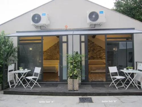 Moni Rooms - Image 1