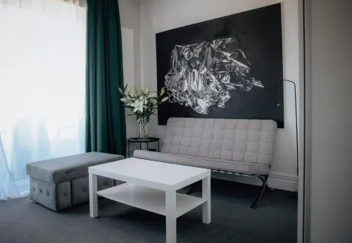 Nowa Zatoka Centrum Art & Business - Image 1