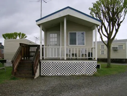 Lake Minden Camping Resort Cabin - Image 1