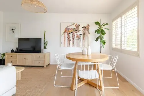 Stylish and Spacious Beach Apartment - Image 1