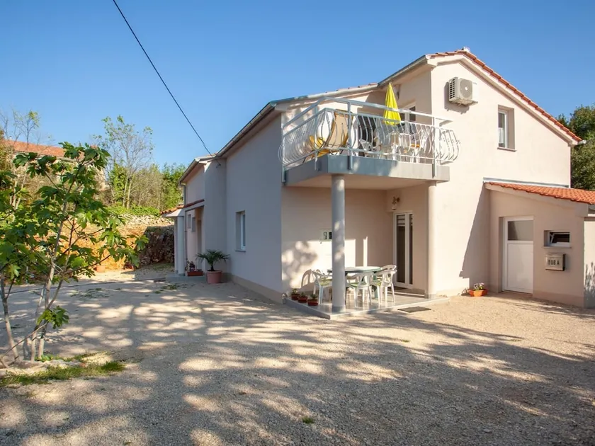 Luxurious Apartment in Sveti Vid-Miholjice with Terrace - Image 1