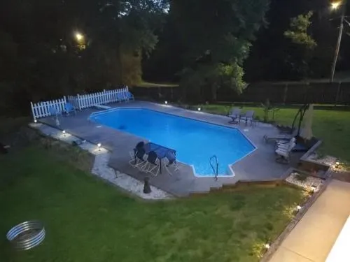Home-Made-In-Hickory-Large Home with a Pool! Fun! - Image 1