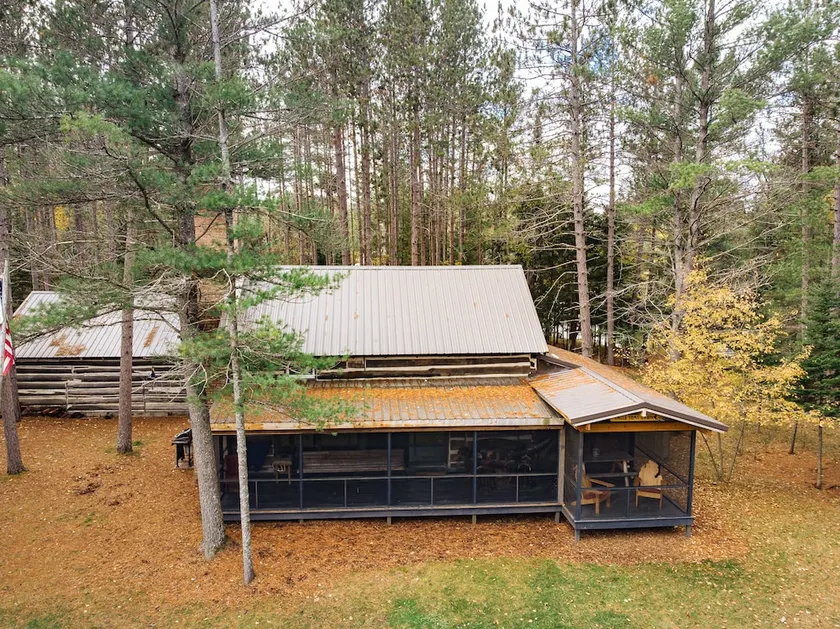 Uncle Tom's 3BDR Cabin For Nature Lover - Image 1