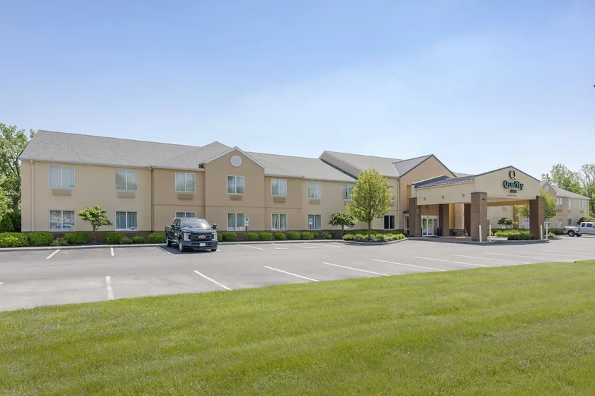 FAIRFIELD INN  SUITES SANDUSKY - Image 1