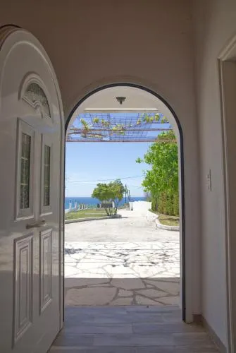 Villa Riviera - Image 1