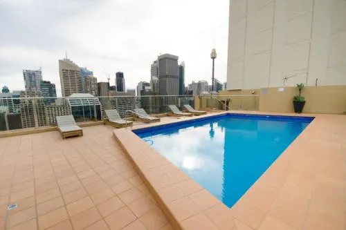 City Views Sleek Studio - Image 1