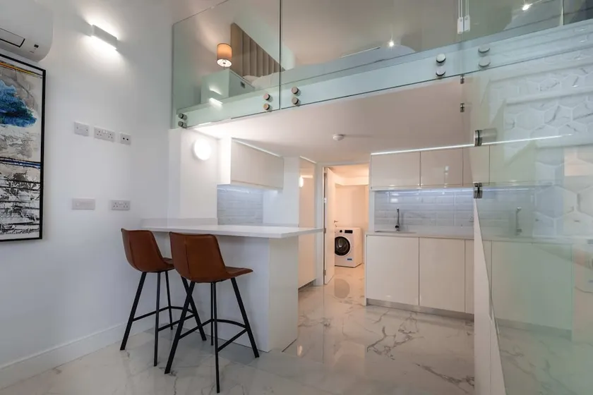 Riviera Suites - Hosted By Sweetstay - Image 1